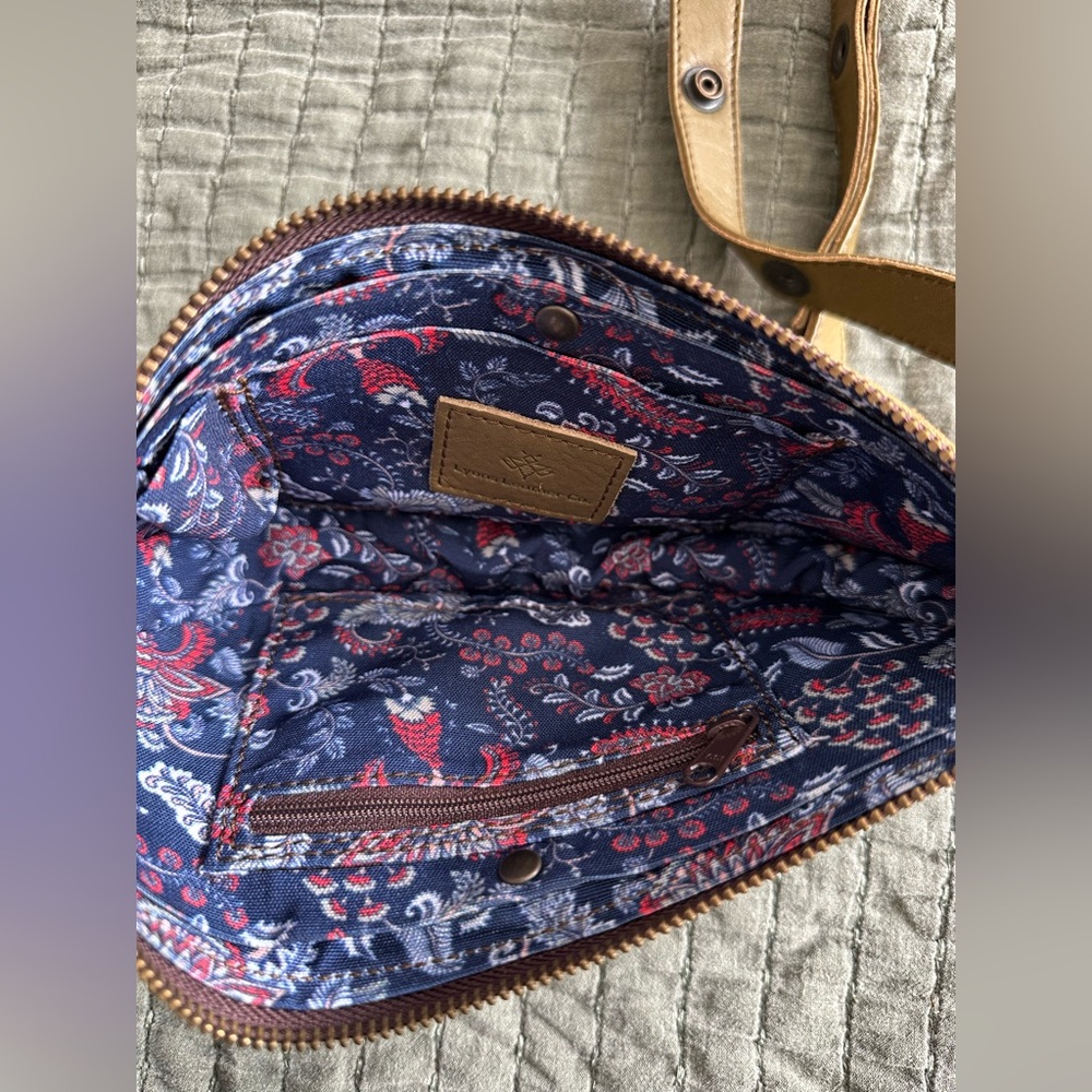 Lyons Leather Co. Green Leather Crossbody Small Bee - Picture 12 of 12
